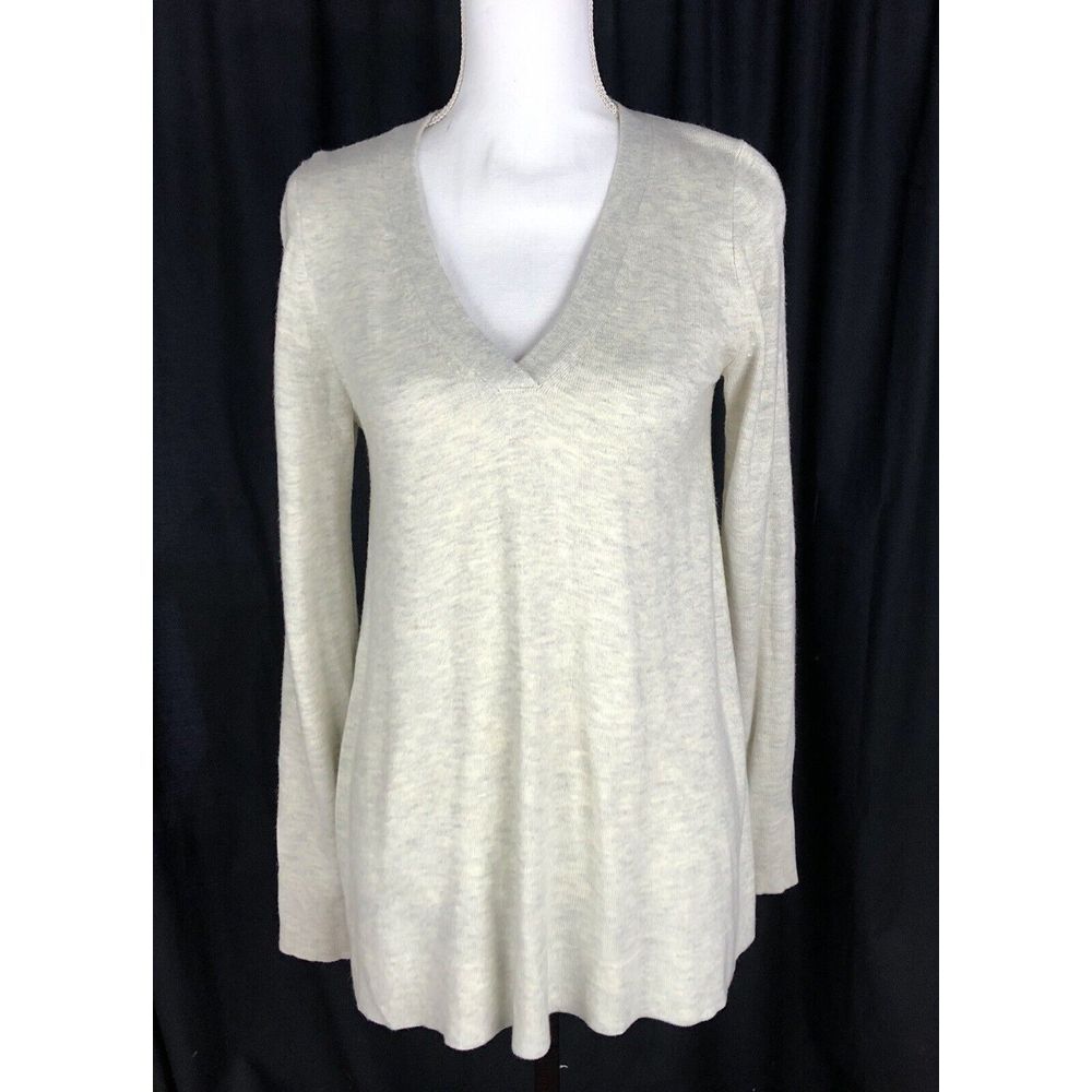 LOFT Ann Taylor V-Neck Sweater  Lightweight  Knit Gray/Ivory Color Size S‎